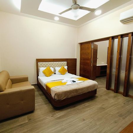 Subrahmanya Hotel Mayura Residency מראה חיצוני תמונה