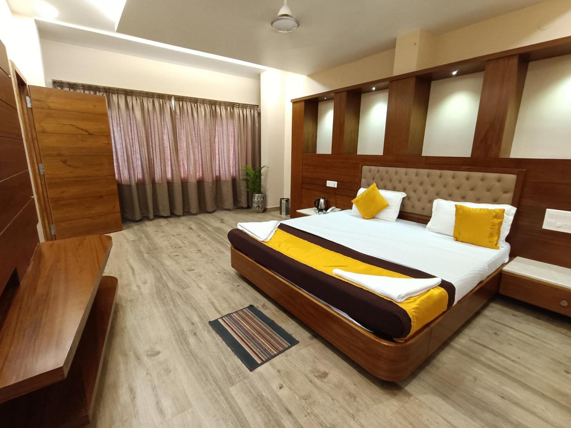 Subrahmanya Hotel Mayura Residency מראה חיצוני תמונה